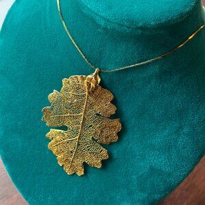Y2K Metal Leaf Necklace Gold Tone